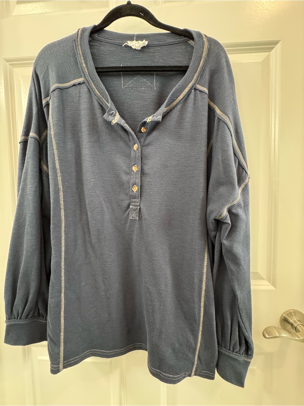 Casual blue top